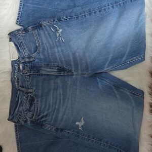 NWT American Eagle Mom Jean Size: 8